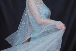 明星娱乐圈吃瓜杨紫,娱乐圈的瓜中女王，揭秘她的星途历程